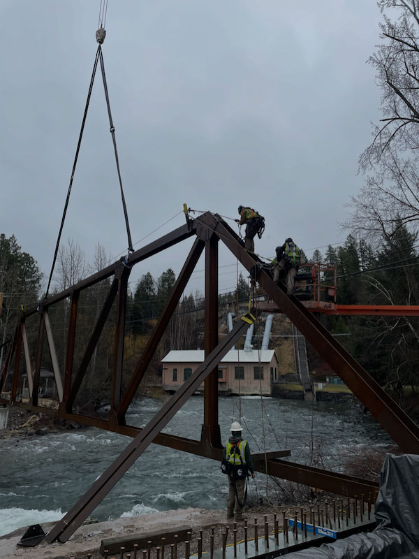 Bridge Street Bridge truss placement, image 2. (Dawn May, Big. Sky Public Relations)