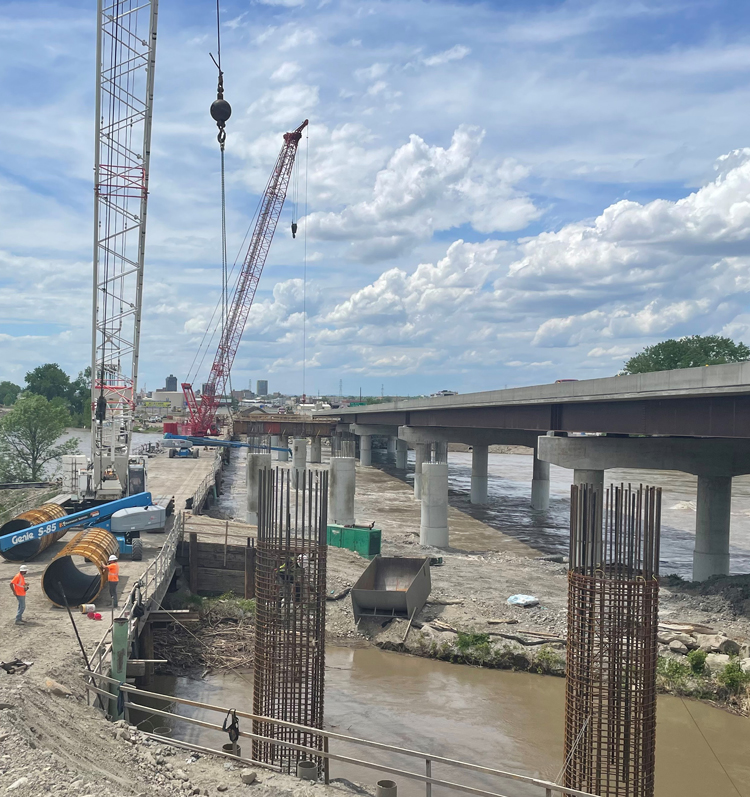 Work continues on the new eastbound Yellowstone River bridge.
