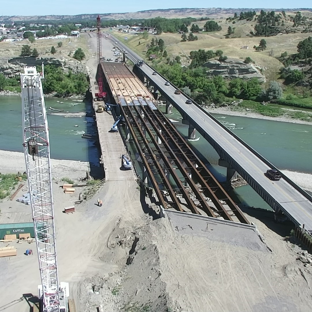 Work continues on the westbound river bridge 