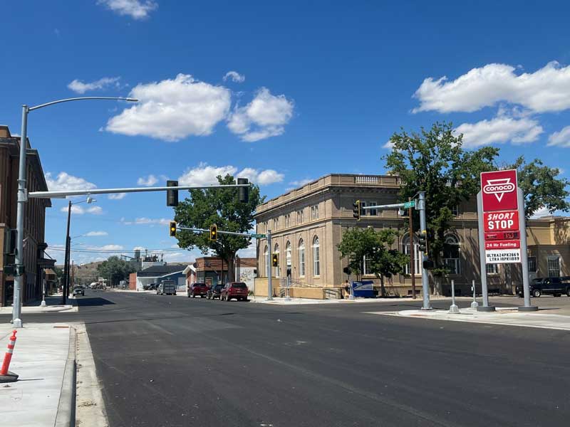 Looking north toward the Pleasant Street intersection, the resurfaced roadway on North 7th Street.